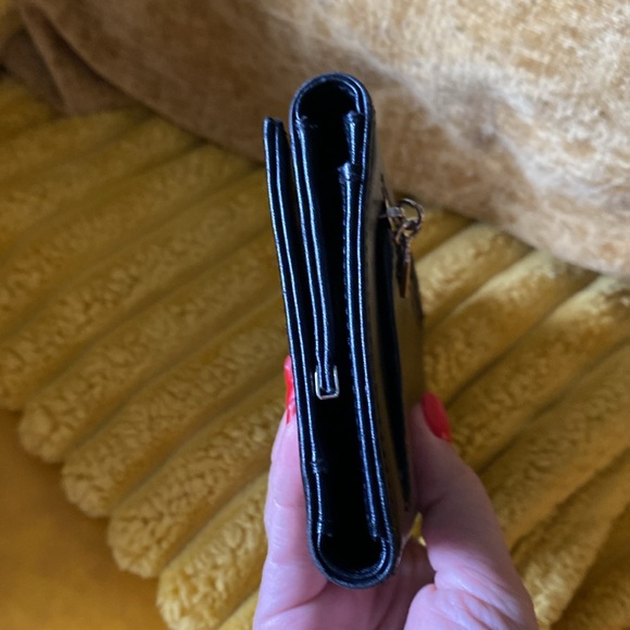 Beautiful leather Guess wallet - Picture 5 of 5